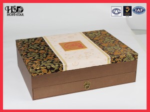 Professional high-top cosmetics fabric materials packaging luxury box