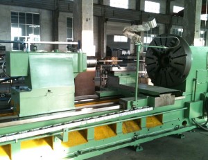 Horizontal lathe machine CW61100
