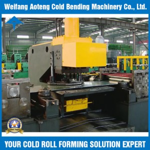 Roll forming device
